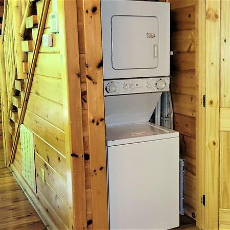 Mountain Joy -Private Treehouse Style Cabin That Sleeps 4-Free Tickets Gatlinburg Dış mekan fotoğraf