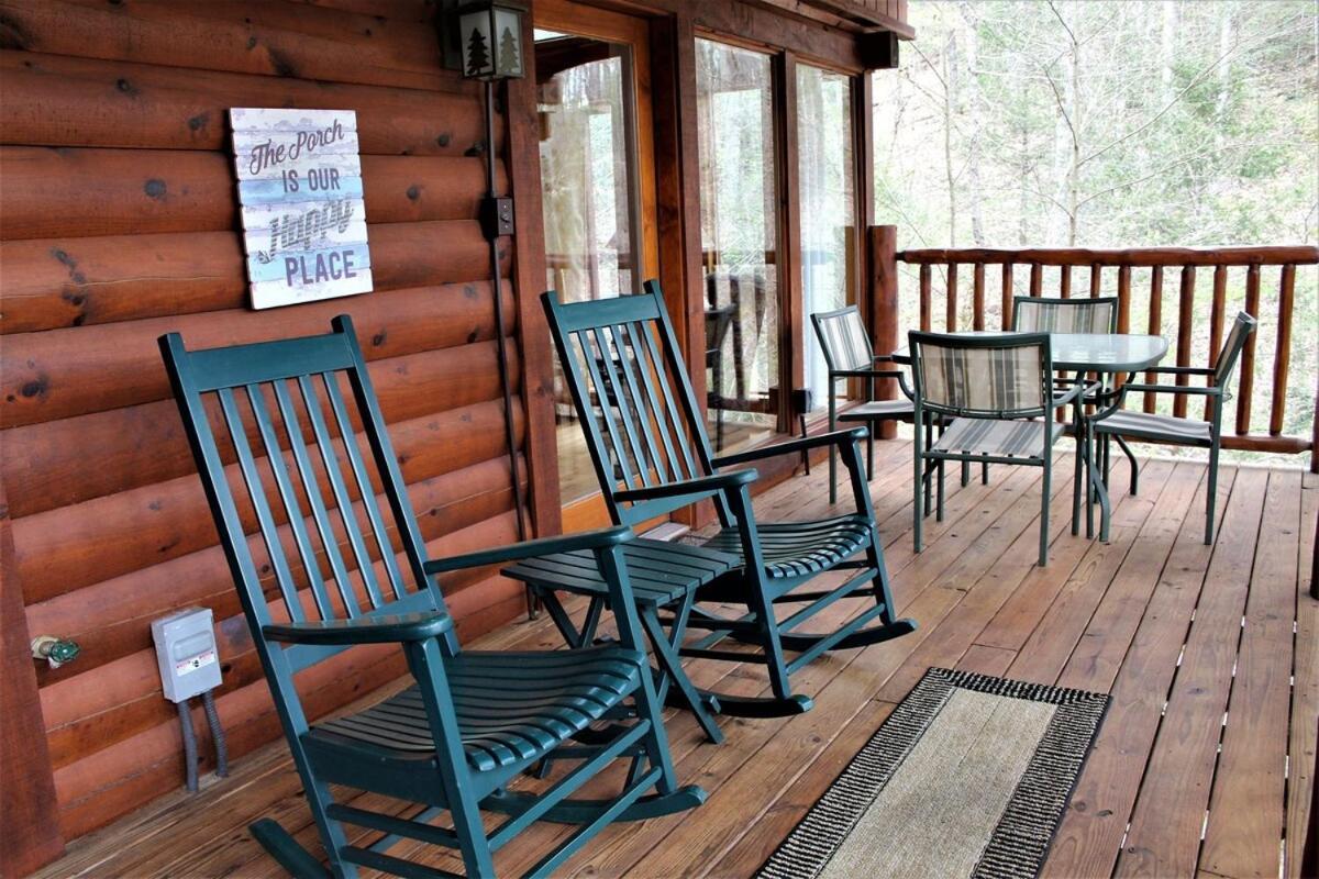 Mountain Joy -Private Treehouse Style Cabin That Sleeps 4-Free Tickets Gatlinburg Dış mekan fotoğraf