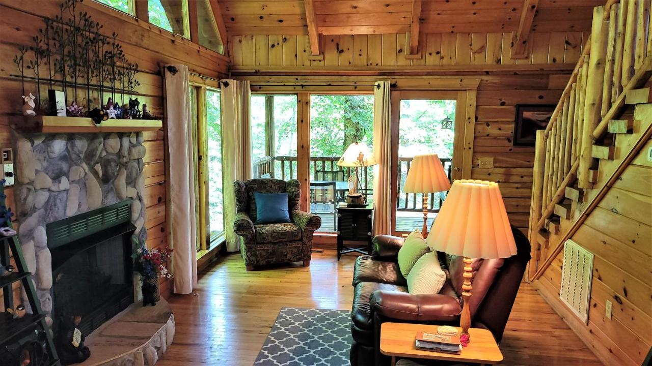 Mountain Joy -Private Treehouse Style Cabin That Sleeps 4-Free Tickets Gatlinburg Dış mekan fotoğraf