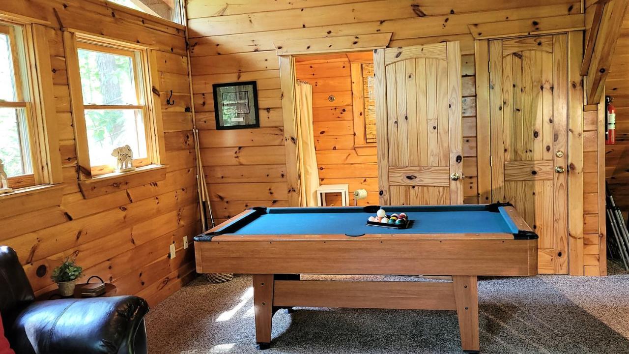 Mountain Joy -Private Treehouse Style Cabin That Sleeps 4-Free Tickets Gatlinburg Dış mekan fotoğraf