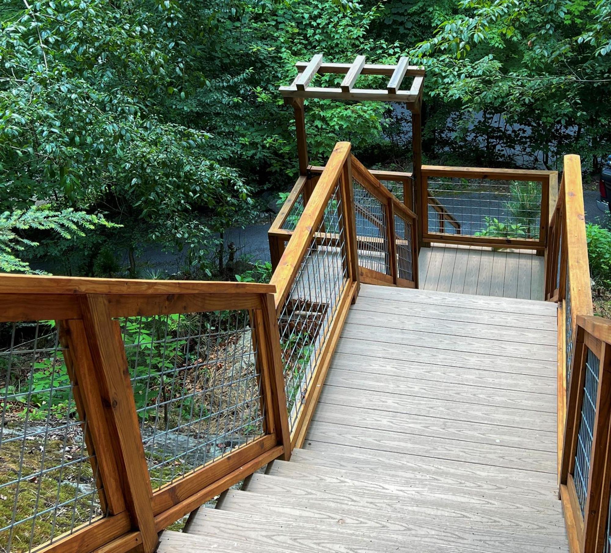 Mountain Joy -Private Treehouse Style Cabin That Sleeps 4-Free Tickets Gatlinburg Dış mekan fotoğraf